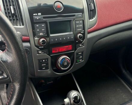 Білий Кіа Черато, об'ємом двигуна 2 л та пробігом 175 тис. км за 8500 $, фото 8 на Automoto.ua