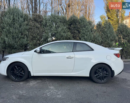 Белый Киа Черато, объемом двигателя 2 л и пробегом 195 тыс. км за 7800 $, фото 3 на Automoto.ua