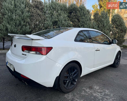Белый Киа Черато, объемом двигателя 2 л и пробегом 195 тыс. км за 7800 $, фото 6 на Automoto.ua