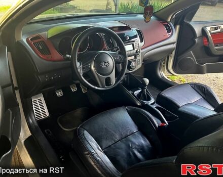 Білий Кіа Черато, об'ємом двигуна 2 л та пробігом 0 тис. км за 6500 $, фото 5 на Automoto.ua