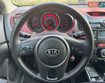 Белый Киа Черато, объемом двигателя 2 л и пробегом 195 тыс. км за 7800 $, фото 11 на Automoto.ua