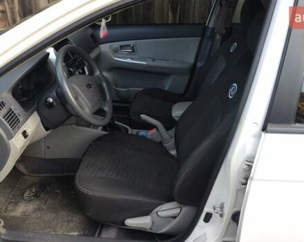 Белый Киа Черато, объемом двигателя 1.6 л и пробегом 144 тыс. км за 5000 $, фото 3 на Automoto.ua