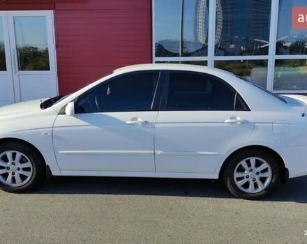 Белый Киа Черато, объемом двигателя 1.6 л и пробегом 144 тыс. км за 5000 $, фото 5 на Automoto.ua