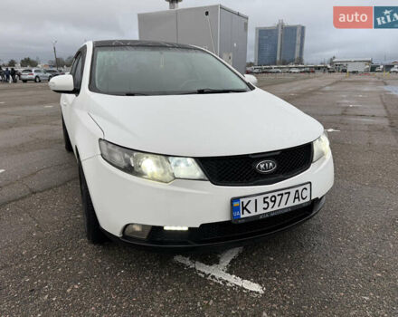 Белый Киа Черато, объемом двигателя 1.59 л и пробегом 168 тыс. км за 4350 $, фото 8 на Automoto.ua