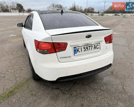 Белый Киа Черато, объемом двигателя 1.59 л и пробегом 168 тыс. км за 4350 $, фото 2 на Automoto.ua
