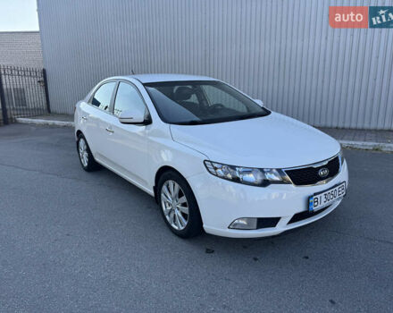 Белый Киа Черато, объемом двигателя 2 л и пробегом 172 тыс. км за 7500 $, фото 2 на Automoto.ua