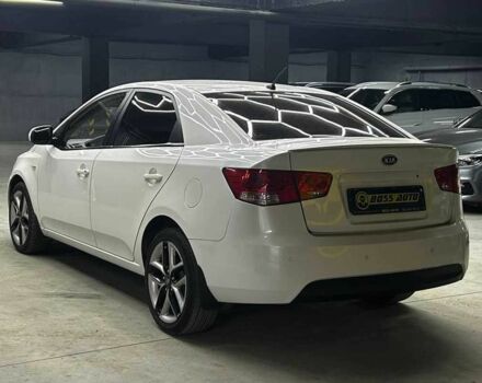 Белый Киа Черато, объемом двигателя 1.6 л и пробегом 180 тыс. км за 6300 $, фото 3 на Automoto.ua