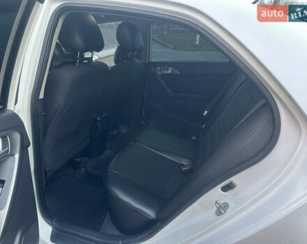 Білий Кіа Черато, об'ємом двигуна 1.59 л та пробігом 154 тис. км за 7500 $, фото 9 на Automoto.ua