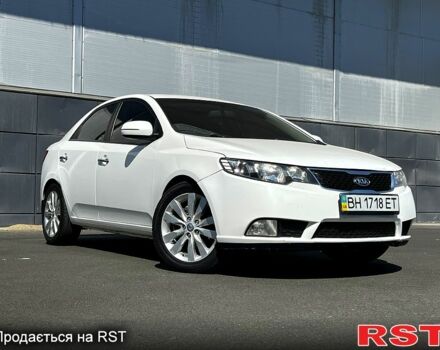 Киа Черато 2011 в Одессе на Automoto.ua Белый Киа Черато, объемом двигателя 2 л и пробегом 140 тыс. км за 8000 $, фото 2 на Automoto.ua