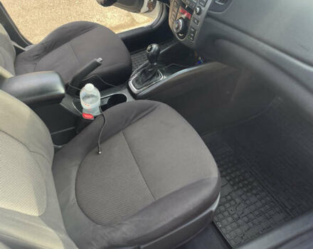 Білий Кіа Черато, об'ємом двигуна 1.6 л та пробігом 180 тис. км за 7500 $, фото 5 на Automoto.ua