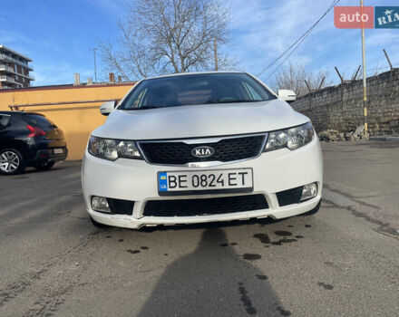 Білий Кіа Черато, об'ємом двигуна 1.6 л та пробігом 180 тис. км за 7500 $, фото 9 на Automoto.ua