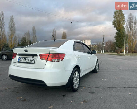 Білий Кіа Черато, об'ємом двигуна 1.59 л та пробігом 154 тис. км за 7500 $, фото 4 на Automoto.ua