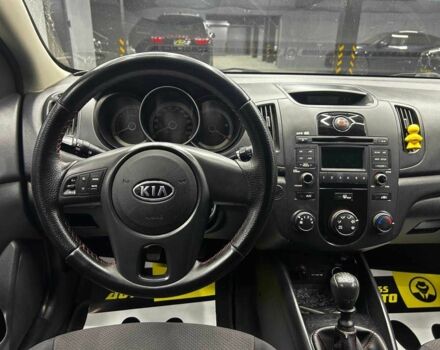 Белый Киа Черато, объемом двигателя 1.6 л и пробегом 180 тыс. км за 6300 $, фото 13 на Automoto.ua