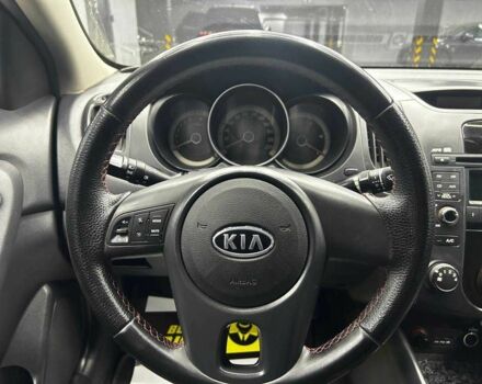 Белый Киа Черато, объемом двигателя 1.6 л и пробегом 180 тыс. км за 6300 $, фото 12 на Automoto.ua