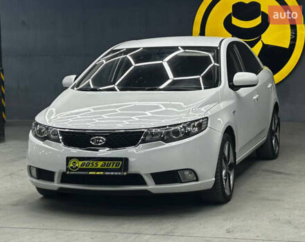 Білий Кіа Черато, об'ємом двигуна 1.59 л та пробігом 180 тис. км за 6300 $, фото 2 на Automoto.ua
