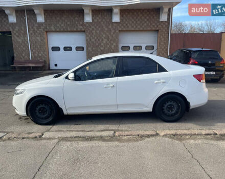 Білий Кіа Черато, об'ємом двигуна 1.6 л та пробігом 180 тис. км за 7500 $, фото 17 на Automoto.ua