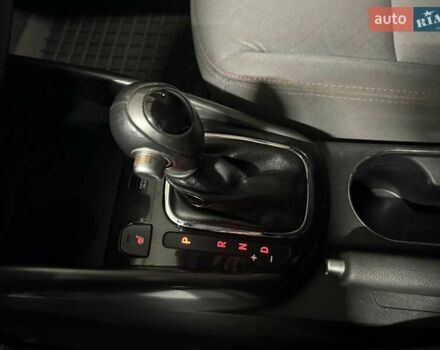 Білий Кіа Черато, об'ємом двигуна 2 л та пробігом 150 тис. км за 11400 $, фото 30 на Automoto.ua