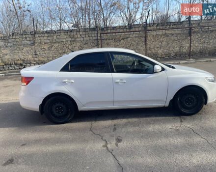 Білий Кіа Черато, об'ємом двигуна 1.6 л та пробігом 180 тис. км за 7500 $, фото 13 на Automoto.ua