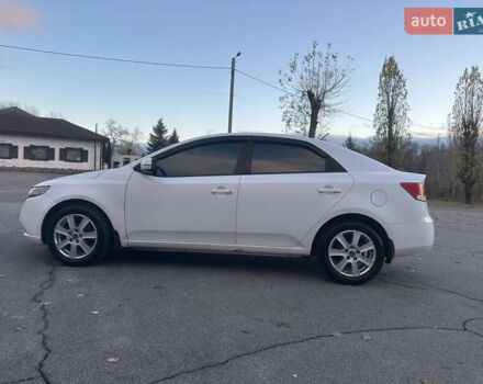 Білий Кіа Черато, об'ємом двигуна 1.59 л та пробігом 154 тис. км за 7500 $, фото 2 на Automoto.ua