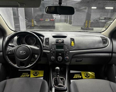 Белый Киа Черато, объемом двигателя 1.6 л и пробегом 180 тыс. км за 6300 $, фото 14 на Automoto.ua