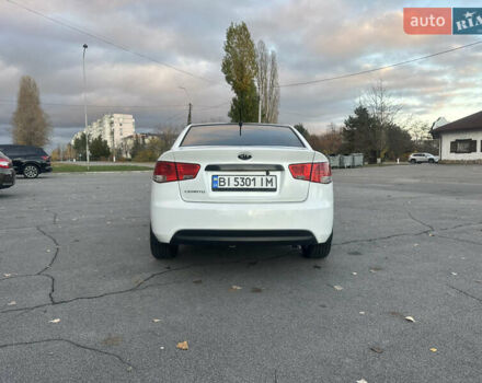 Білий Кіа Черато, об'ємом двигуна 1.59 л та пробігом 154 тис. км за 7500 $, фото 3 на Automoto.ua