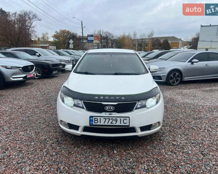 Белый Киа Черато, объемом двигателя 1.59 л и пробегом 210 тыс. км за 8200 $, фото 1 на Automoto.ua