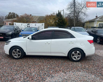 Белый Киа Черато, объемом двигателя 1.59 л и пробегом 210 тыс. км за 8200 $, фото 7 на Automoto.ua