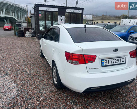 Белый Киа Черато, объемом двигателя 1.59 л и пробегом 210 тыс. км за 8200 $, фото 6 на Automoto.ua