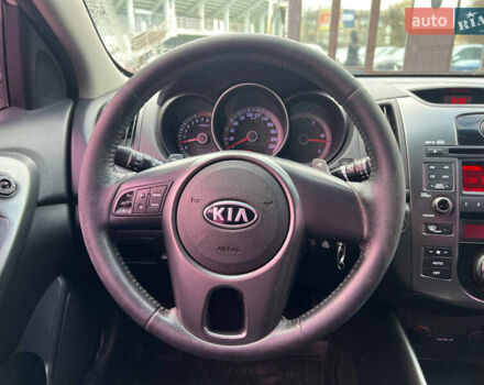 Белый Киа Черато, объемом двигателя 1.59 л и пробегом 210 тыс. км за 8200 $, фото 18 на Automoto.ua