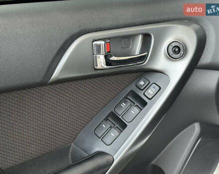 Белый Киа Черато, объемом двигателя 1.6 л и пробегом 190 тыс. км за 7350 $, фото 10 на Automoto.ua