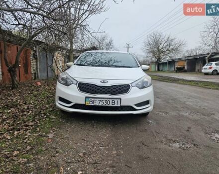 Белый Киа Черато, объемом двигателя 1.59 л и пробегом 300 тыс. км за 9800 $, фото 11 на Automoto.ua