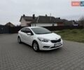 Білий Кіа Черато, об'ємом двигуна 1.6 л та пробігом 100 тис. км за 8300 $, фото 12 на Automoto.ua