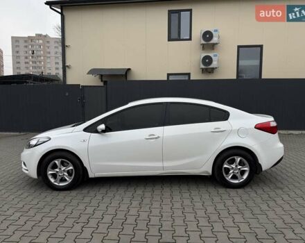 Білий Кіа Черато, об'ємом двигуна 1.6 л та пробігом 100 тис. км за 8300 $, фото 5 на Automoto.ua