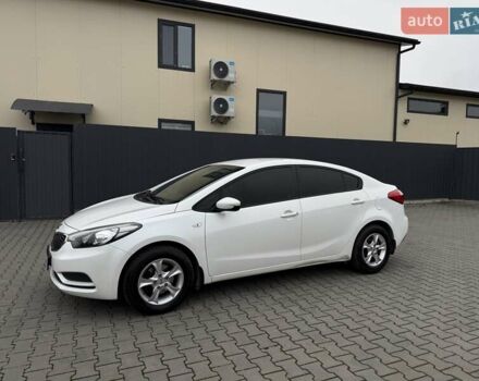 Білий Кіа Черато, об'ємом двигуна 1.6 л та пробігом 100 тис. км за 8300 $, фото 4 на Automoto.ua