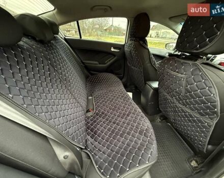 Білий Кіа Черато, об'ємом двигуна 1.6 л та пробігом 100 тис. км за 8300 $, фото 15 на Automoto.ua