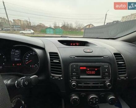 Білий Кіа Черато, об'ємом двигуна 1.6 л та пробігом 100 тис. км за 8300 $, фото 23 на Automoto.ua