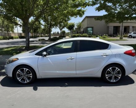 Белый Киа Черато, объемом двигателя 2 л и пробегом 80 тыс. км за 4200 $, фото 2 на Automoto.ua