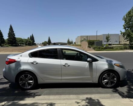 Белый Киа Черато, объемом двигателя 2 л и пробегом 80 тыс. км за 4200 $, фото 4 на Automoto.ua