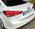 Білий Кіа Черато, об'ємом двигуна 1.6 л та пробігом 128 тис. км за 13000 $, фото 3 на Automoto.ua