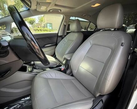 Белый Киа Черато, объемом двигателя 2 л и пробегом 80 тыс. км за 4200 $, фото 5 на Automoto.ua