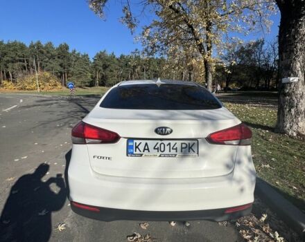 Белый Киа Черато, объемом двигателя 2 л и пробегом 230 тыс. км за 8999 $, фото 3 на Automoto.ua