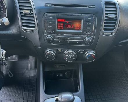 Белый Киа Черато, объемом двигателя 1.8 л и пробегом 202 тыс. км за 8600 $, фото 8 на Automoto.ua