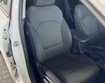 Киа Черато 2018 в Новомосковске на Automoto.ua Белый Киа Черато, объемом двигателя 2 л и пробегом 125 тыс. км за 13350 $, фото 10 на Automoto.ua