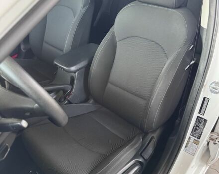 Киа Черато 2018 в Новомосковске на Automoto.ua Белый Киа Черато, объемом двигателя 2 л и пробегом 125 тыс. км за 13350 $, фото 11 на Automoto.ua