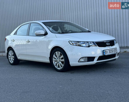 Білий Кіа Черато, об'ємом двигуна 2 л та пробігом 172 тис. км за 7500 $, фото 1 на Automoto.ua