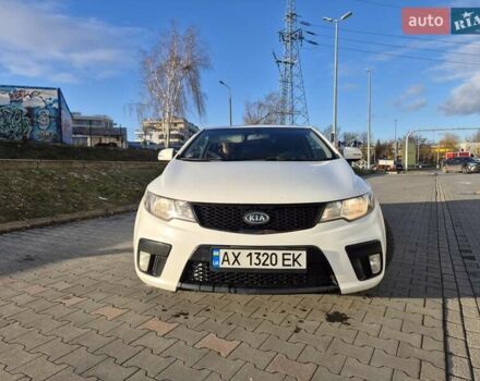 Белый Киа Черато, объемом двигателя 1.59 л и пробегом 180 тыс. км за 7500 $, фото 1 на Automoto.ua