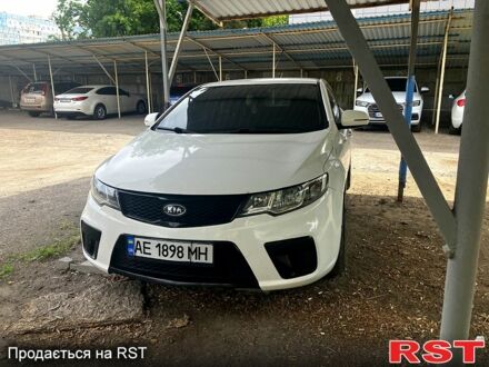 Киа Черато 2011 в Днепре (Днепропетровске) на Automoto.ua Белый Киа Черато, объемом двигателя 2 л и пробегом 0 тыс. км за 6500 $, фото 1 на Automoto.ua