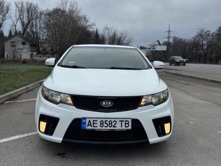 Білий Кіа Черато, об'ємом двигуна 2 л та пробігом 175 тис. км за 8500 $, фото 1 на Automoto.ua