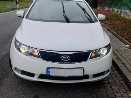 Киа Черато 2011 в Черновцах на Automoto.ua Белый Киа Черато, объемом двигателя 1.6 л и пробегом 179 тыс. км за 6800 $, фото 1 на Automoto.ua