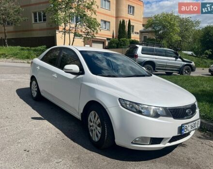Белый Киа Черато, объемом двигателя 1.59 л и пробегом 230 тыс. км за 7100 $, фото 1 на Automoto.ua